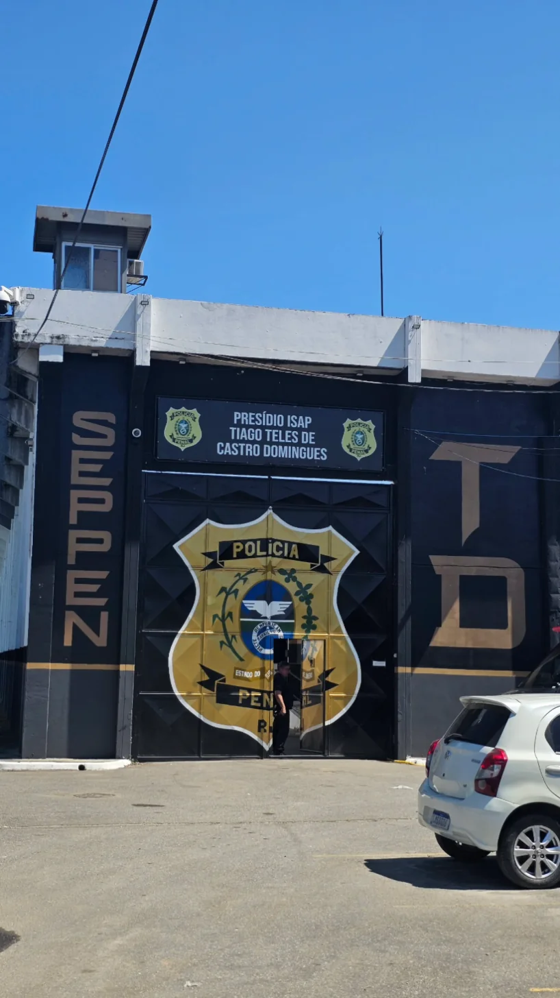 Fachada de presídio da SEAP/RJ